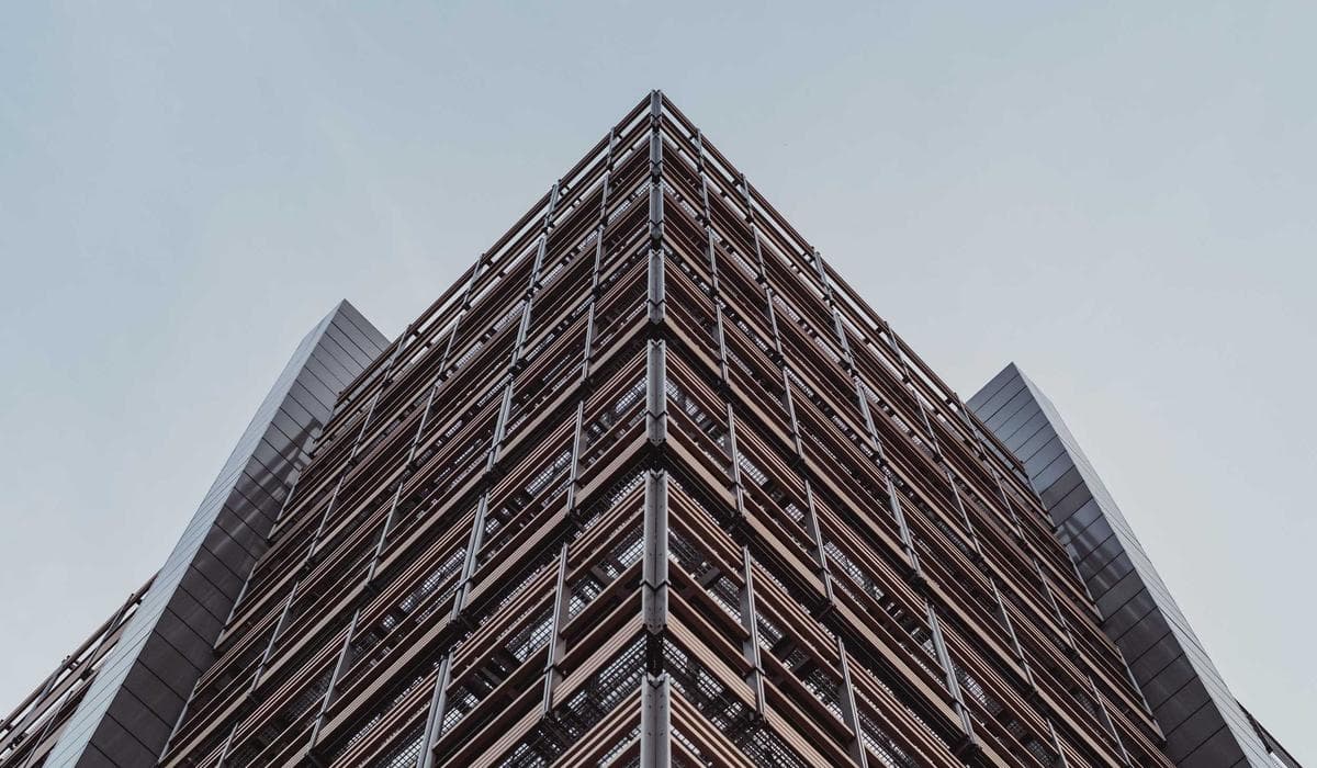 Photography editing workflow on a high-resolution display